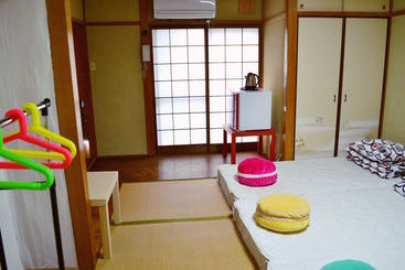 הוסטל Guest House Social House