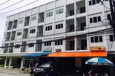 فندق Chollada Inn Kamala