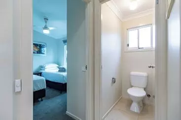 فندق Nrma Eastern Beach Holiday Park