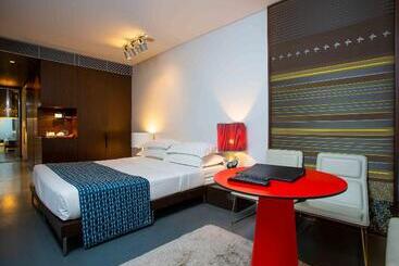 فندق Valentine On George