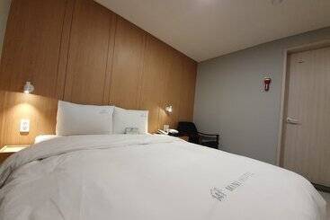 Motel Mini Hotel 141