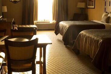 Отель Teddy's Residential Suites Watford City