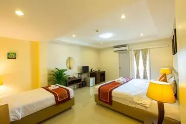 هتل Chiang Mai Waroros Boutique