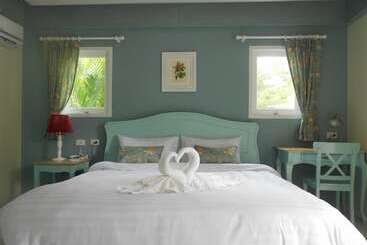 استراحتگاه A Little Villa