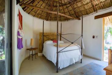 Hotel Capital O  Hacienda Yunku