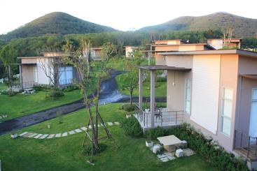 בית מלון כפרי Hommuenlee Hill Resort