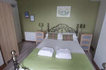 بنسيون Ellies Guest House