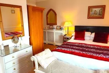 Bed and Breakfast Robin Hill House Heritage Guest House