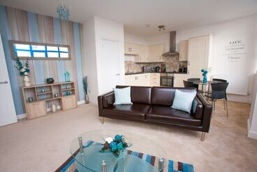 شقق خاصة سياحية Comfortable Swindon Town Centre Apartments, Free Parking, Sleeps Up To 8