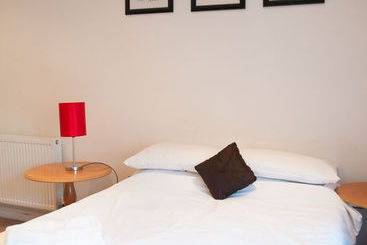 Отель Huckleberrys Bar And Grill