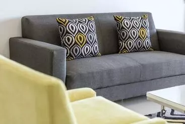 Отель Oaks Brisbane Woolloongabba Suites