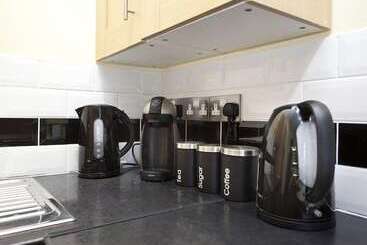 هتل Emporium City Centre Self Catering