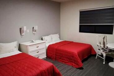 Отель Grand Reyes