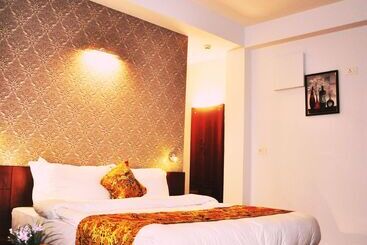 בית מלון כפרי The Golden Crest