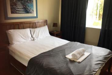 Отель Anchordown Apartments