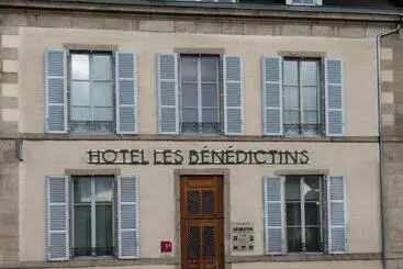בית מלון כפרי Les Benedictins