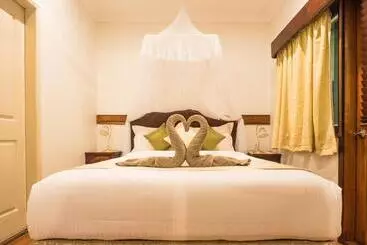 Hotel Lillypilly S Cottages & Day Spa