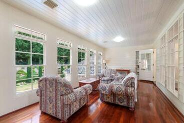 בית מלון כפרי Montfort Manor