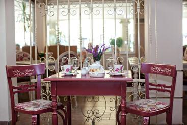 酒店 Parthenon Art