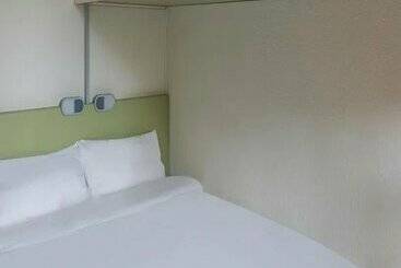 B&B HOTEL Troyes Centre