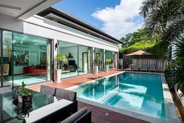 Turist apartmanları Crystal Pool Villa