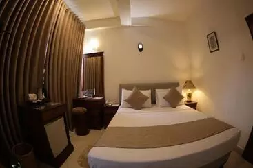 Hotel The Royal Mall Kandy