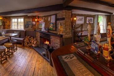 בית מלון כפרי The White Lion, Soberton