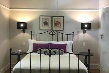 פנסיון The Cape Colonial Guest House