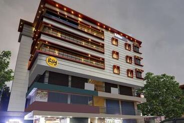 Hotel Itsy By Treebo   Fathima Palace