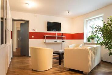 1, 2, Sleep Hostel Nürnberg Messe