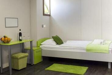 فندق صغير Botel Marina