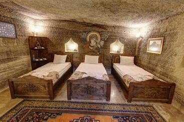 هتل Chelebi Cave Suites Plus 6 Years Old