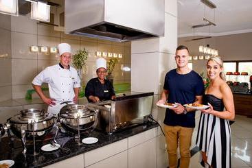 ホテル Sierra On Main