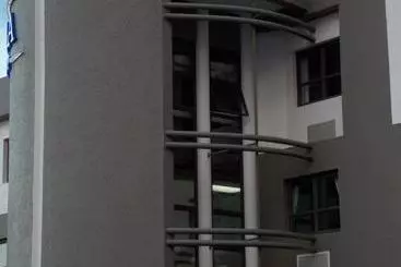 Hotel Sierra On Main