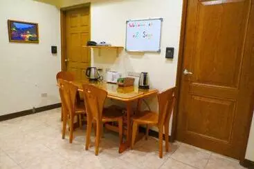 پانسیون Ez Stay Juifen