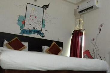 Hotel Ganpati Palace Agra