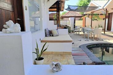 酒店 Katara Gili, Boutique Rooms And Bungalows