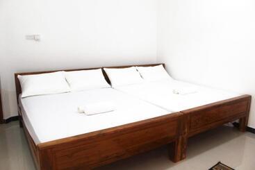 مبيت وإفطار The City Tourist