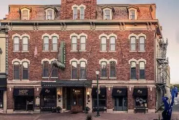 Hotelli The Black Hawk