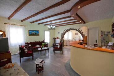 Hotel Agia Anna