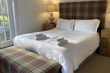 בית מלון כפרי Kings Head Low House