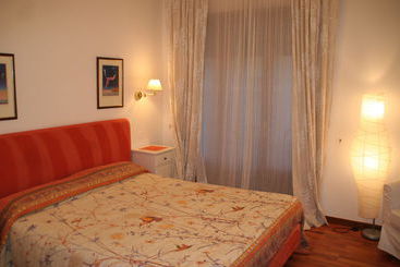 בית מלון כפרי Venice Suites