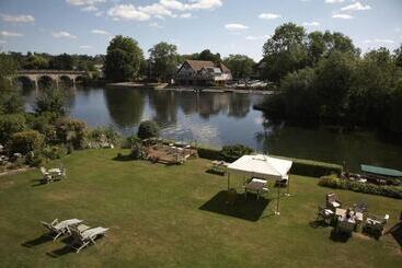 茅舍 River Arts Club