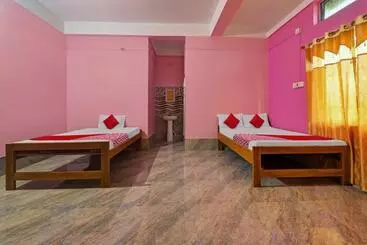 Hotelli Oyo Flagship 81402 The Brahmaputra Homestay