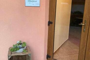 צימר Kancsal Harcsa Panzió és Halászcsárda