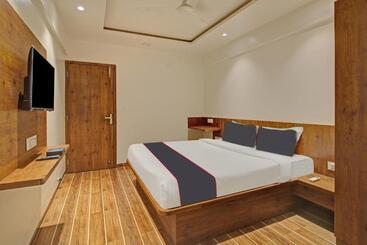 Hotel Collection O Abhishek Executive