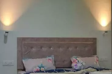 Hotel The Royal Maryul Banquet Hall , Restaurant & Resort   Leh
