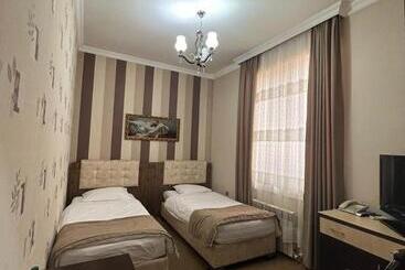 Issam Hotel & Spa Sheki