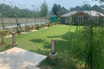 펜션 Upani Cottages