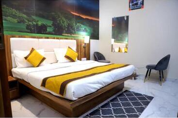 בית מלון כפרי Four Season